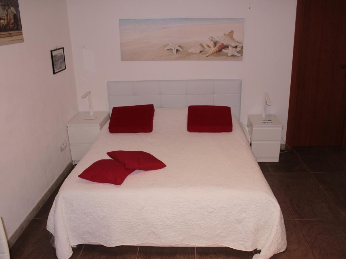 Arenada Private Rooms And Apartment Sud Cagliari Dış mekan fotoğraf