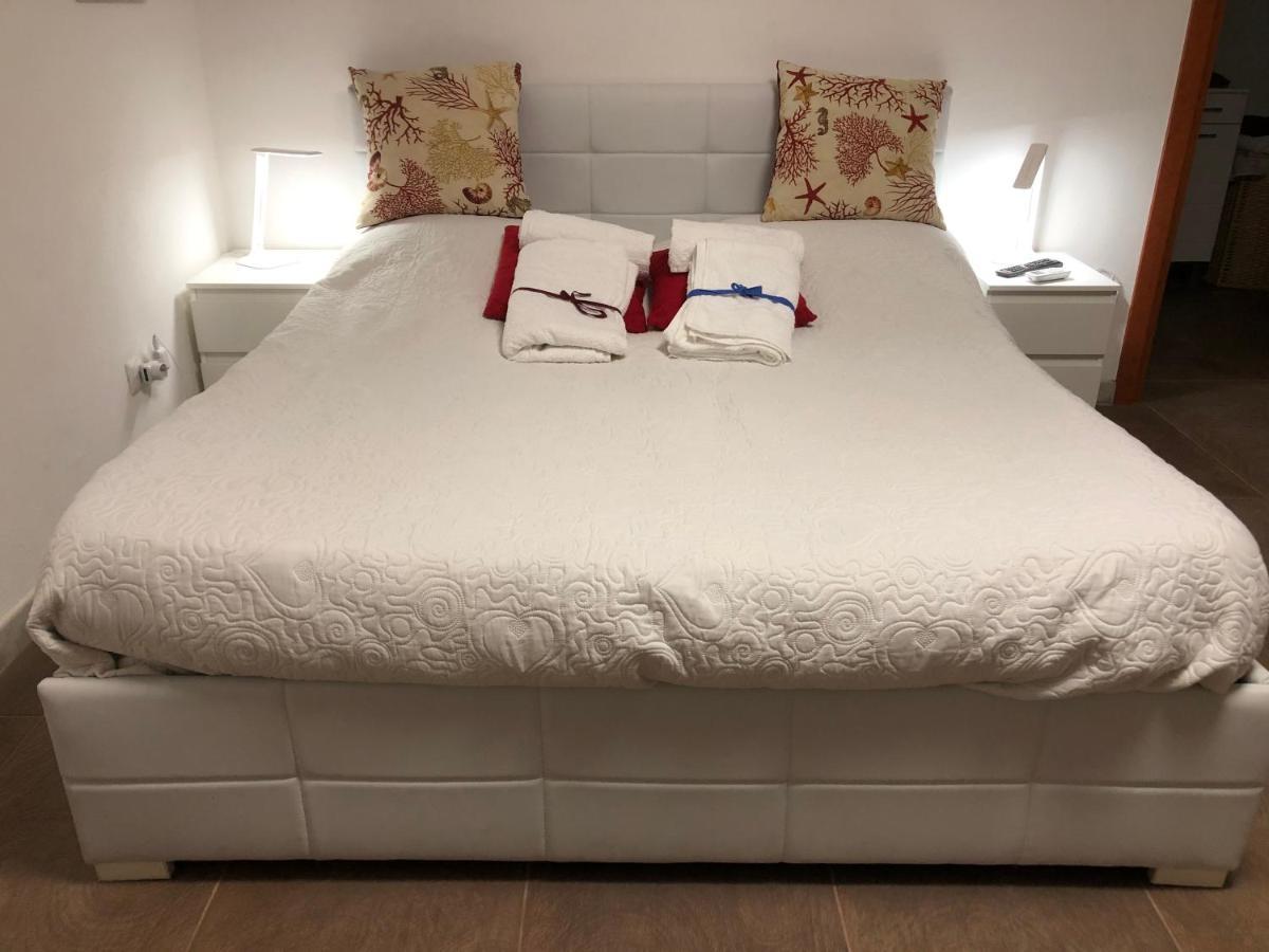 Arenada Private Rooms And Apartment Sud Cagliari Dış mekan fotoğraf